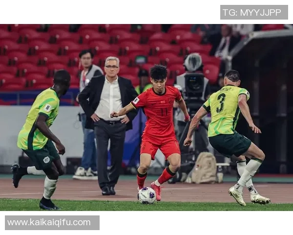 国足对战印尼主力阵容确定王钰栋与张玉宁联手出击前腰位置